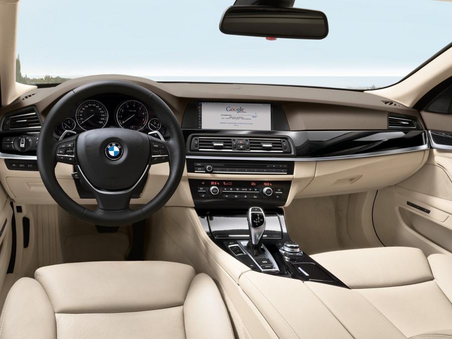  BMW 5-Series Touring 2010 года  (фото 2 из 75)